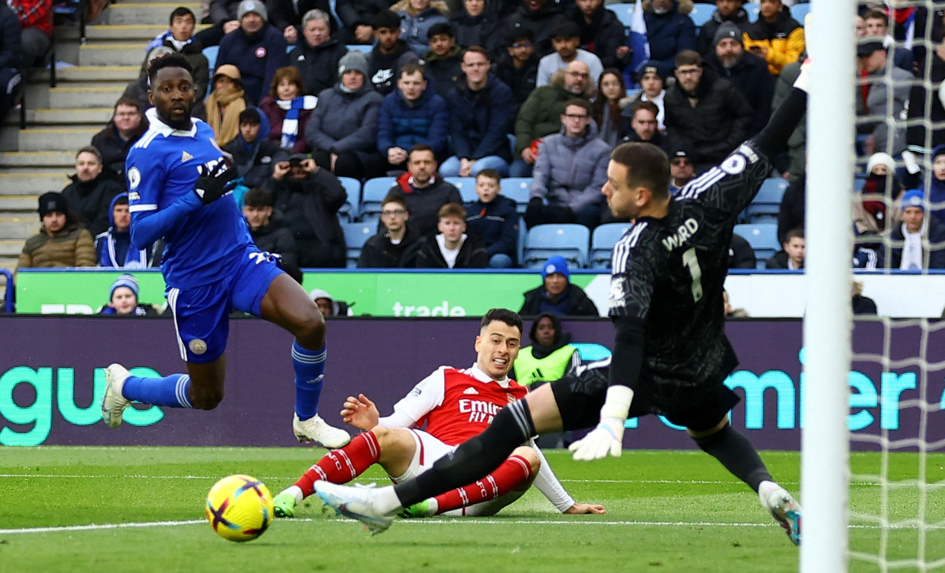 堅持認為 堅持認為